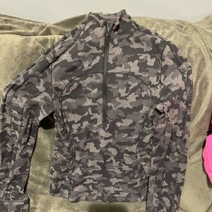 Lululemon 1/4 zip pullover size 8